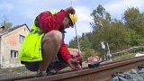 Opravovaná jizerskohorská trať z Jablonce na Tanvaldsko dostává nový povrch