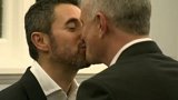 Falešné homosexuální svatby kvůli občanství