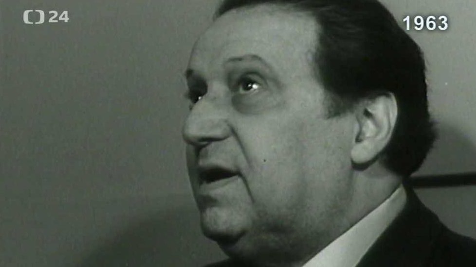 Hugo Haas na návštěvě filmových ateliérů (1963)