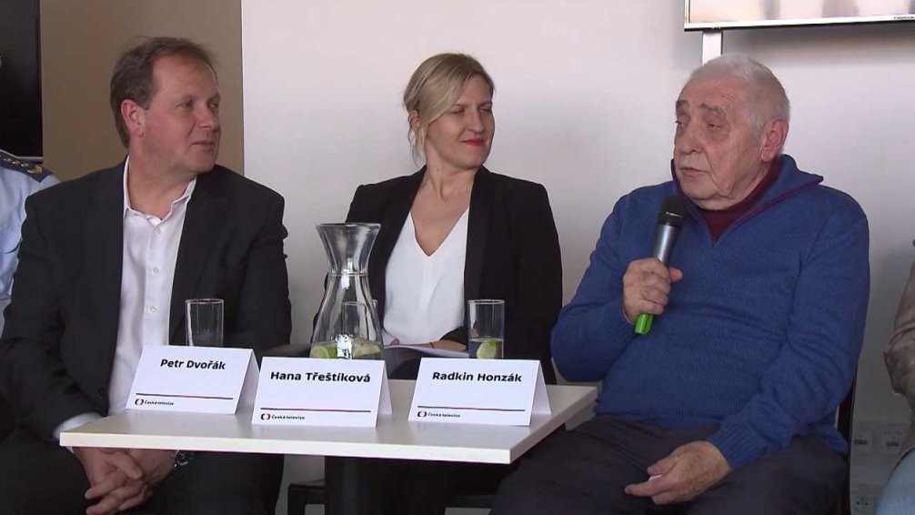 Radkin Honzák na tiskové konferenci