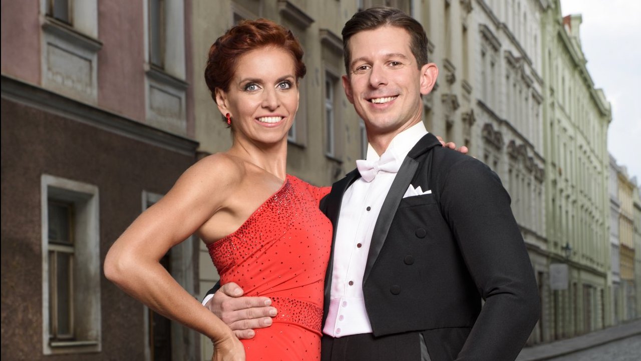 Medailonek páru Nora Fridrichová a Jan Kohout