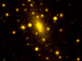 Vpravo klastr Ebel 2029, vlevo galaxie IC 1101 (foto: NASA, zdroj: Wikimedia)