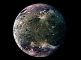 Měsíc Ganymedes (foto: NASA, zdroj: Wikimedia)