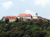 Muzeum s městem podk okny (foto: DaBler, wikimedia.org)