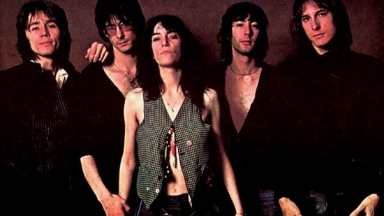 Patti Smith Group,, zleva Ivan Kral, Lenny Kaye, Patti Smith, Bruce Brody, Jay Dee Daugherty, 1978