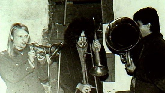 É Ucho Debil Accord Band (1984)