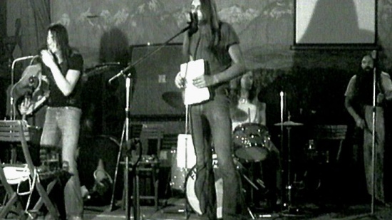 DG307 (live v Postupicích, zleva M. Hlavsa, P. Zajíček, V. Vyšín a J. Kukal, 1974)