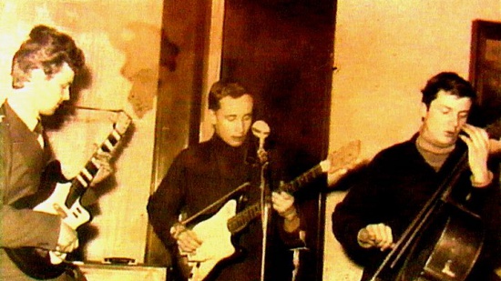 Samuels Band (live v Poděbradech, zleva Vladimír Polák, Pete Kaplan a Pavel Chrastina, začátek roku 1961)