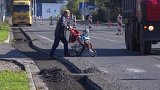 Hlavní silniční tah na Polsko v Náchodě-Bělovsi se na několik týdnů přeměnil na staveniště