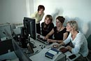 Moderátorka pořadu Veronika Nováková (druhá zleva) a dramaturgyně Jindra Horská (vpravo)
