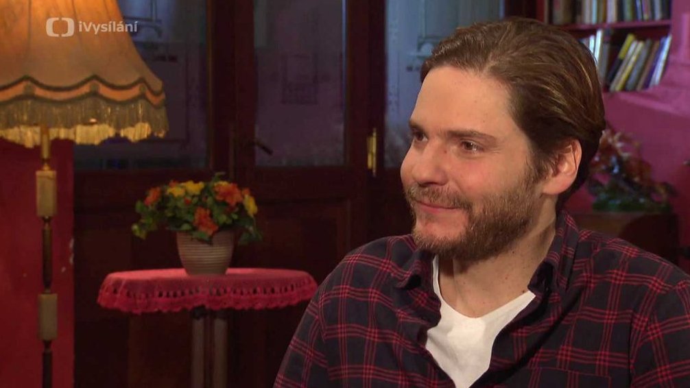 Daniel Brühl (English version)