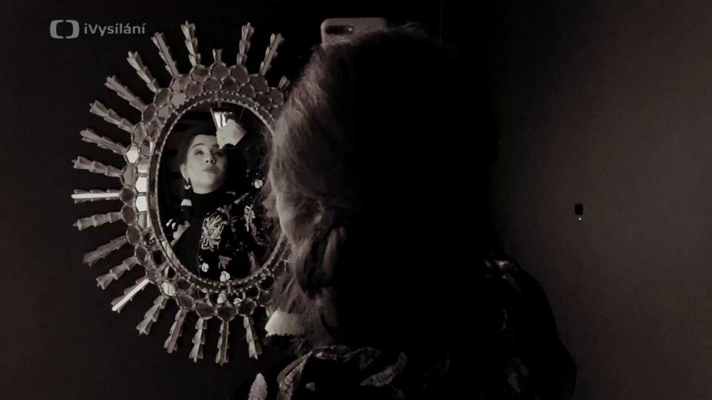Andrea Holá – Give Me a Hint