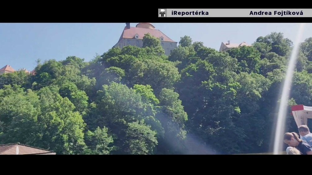 Lodí na hrad Veveří
