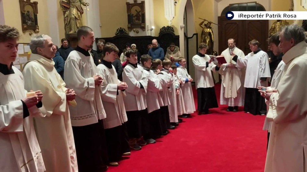 Hromnice v Červen&eacute;m Kostelci