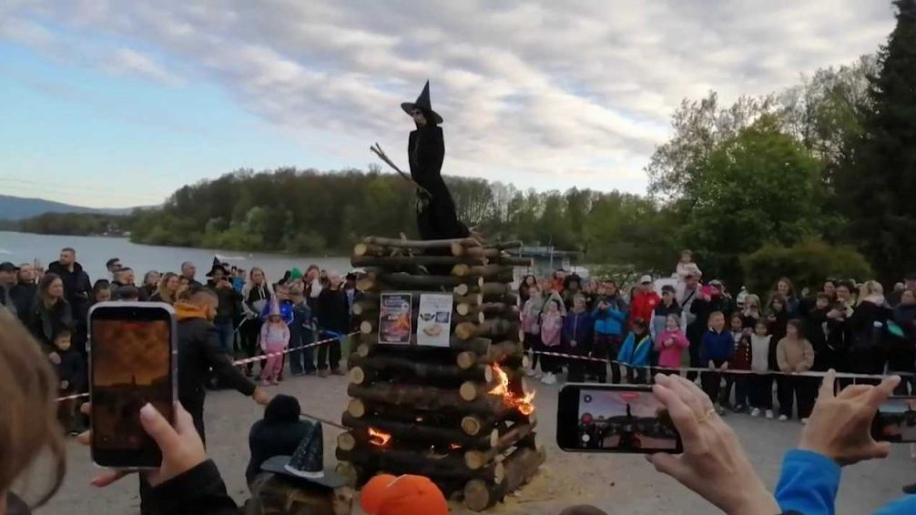 P&aacute;len&iacute; čarodějnic v Těrlicku