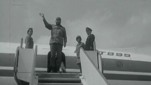 Do Československa přijel kubánský předák Fidel Castro. Dostal tu Řád bílého lva s řetězem a čestný doktorát UK