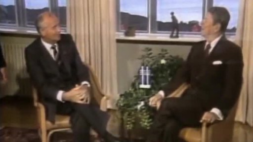 Generální tajemník KSSS M. S. Gorbačov se v Reykjavíku setkal s americkým prezidentem Ronaldem Reaganem