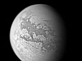 Měsíc Titan (foto: alan taylor, wikimedia.org)