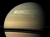 Velká bílá skvrna na Saturnu, zachyceno sondou Cassini (foto: NASA, zdroj: Wikimedia)