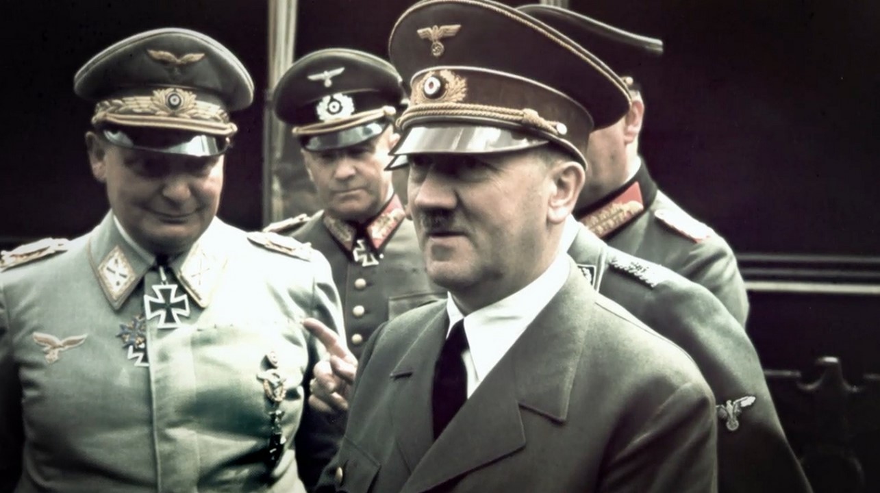 Adolf Hitler - Německý nacistický vůdce pod jehož vedením Německo zavraždilo v Evropě milióny lidí a vytvořilo koncentrační tábory kde tragicky zemřeli milióny židů