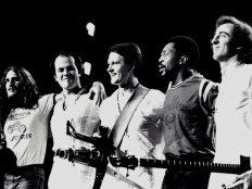 The Mahavishnu Orchestra, zleva Jerry Goodman, Jan Hammer Jr., John McLaughlin, Billy Cobham, Rick Laird, 1972-3